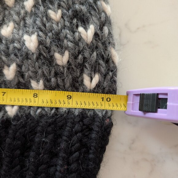 Oversized Handmade Warm Winter Hat - Picture 4 of 5